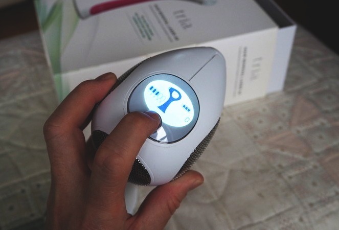 トリアレーザー脱毛器4Xの電源を入れたところ